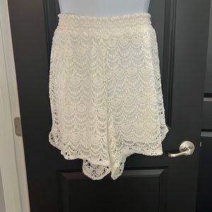 Lane Bryant Ivory crocheted lined shorts 22/24